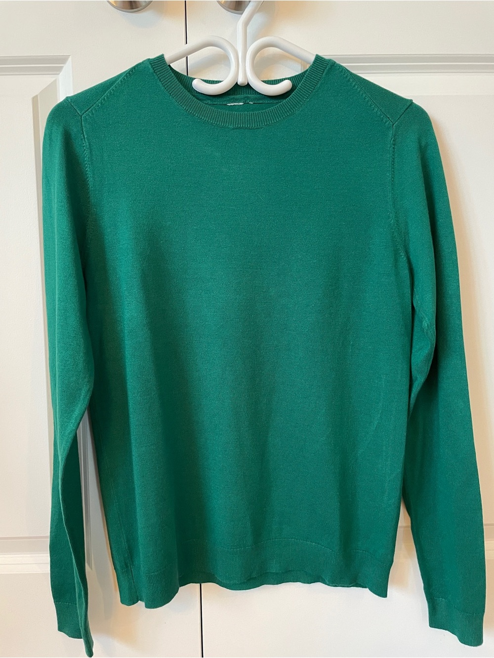 twik Women's Crewneck Sweater in Emerald Green